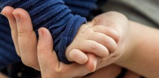 Czym jest rodzicielstwo bliskości