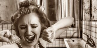 Jak urządzić małą łazienkę z prysznicem?