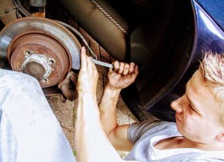 Z jakim momentem dokręcić łącznik stabilizatora? Z jakim momentem dokręcić łącznik stabilizatora?