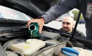 Jak odblokować hamulce pneumatyczne?