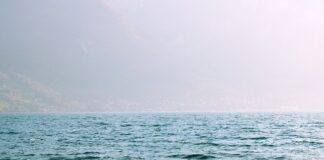 Przy jakiej prędkości można włączyć tempomat?