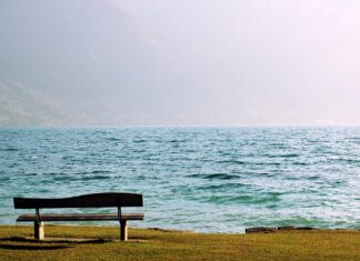 Przy jakiej prędkości można włączyć tempomat?