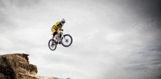 Jaki mandat za jazdę na halogenach?