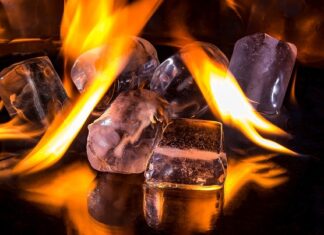 Jak stopić wosk na świece? Jak stopić wosk na świece?