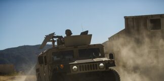 Ile waży Humvee?