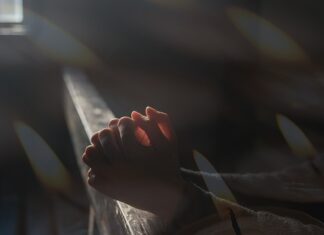 Jak daleko TV od kozy?