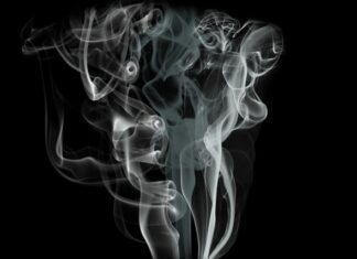 Ile gazu pali Hummer H2?