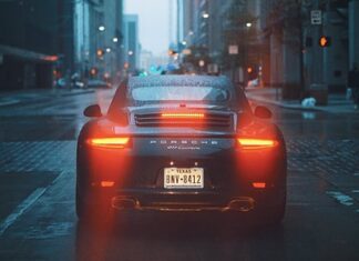 Jak długo hamuje pociąg?