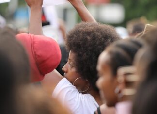 Co to znaczy po polsku alfa?